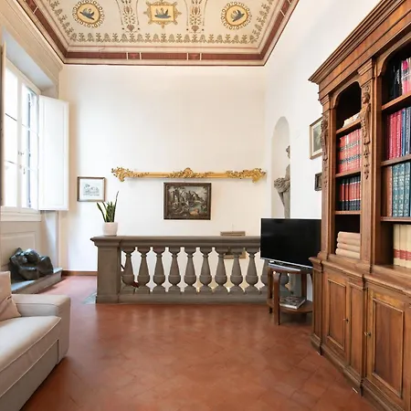 Santo Spirito Frescoed 6 Sleeps *
